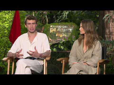 Kingdom of the Planet of the Apes - Freya Allen and Owen Teague Official Interview