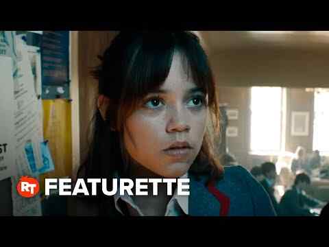 Beetlejuice Beetlejuice - Featurette - Astrid